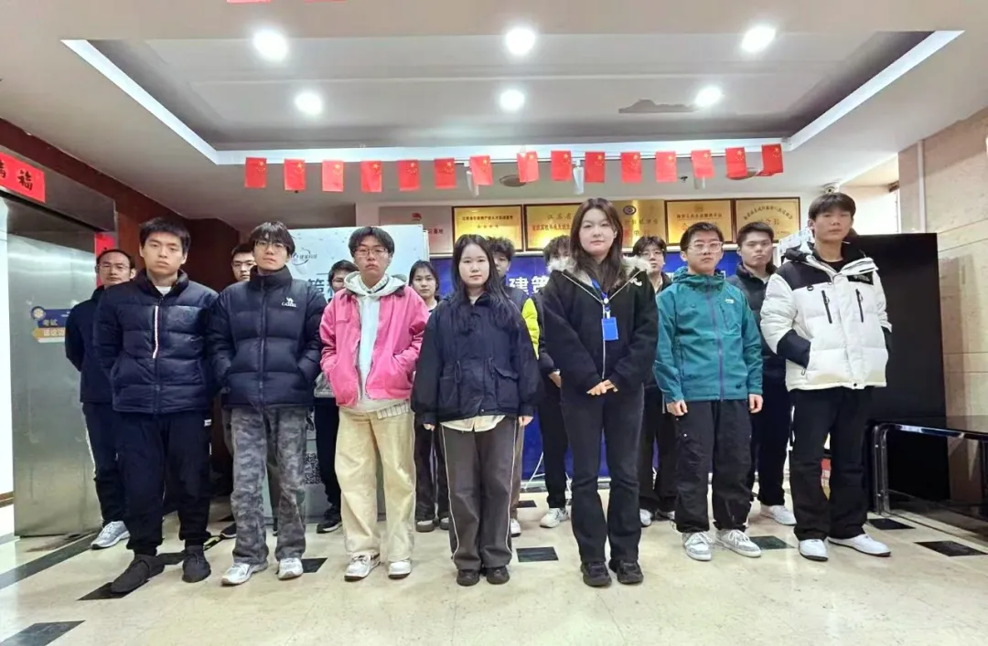 叮！結(jié)班成功！這張合照，是我們努力的最好